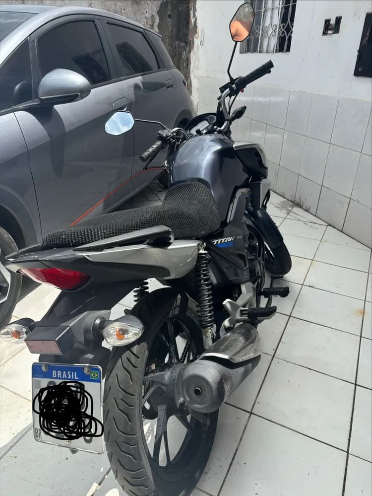 TITAN  2023 IMPECÁVEL 