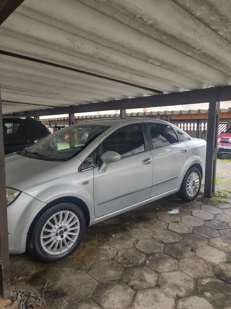 Fiat Linea Absolute 1.9/1.8 Flex Dualogic 4P 2009