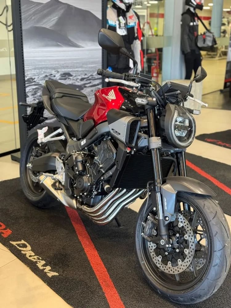 CB 650r 2027 e-clutch