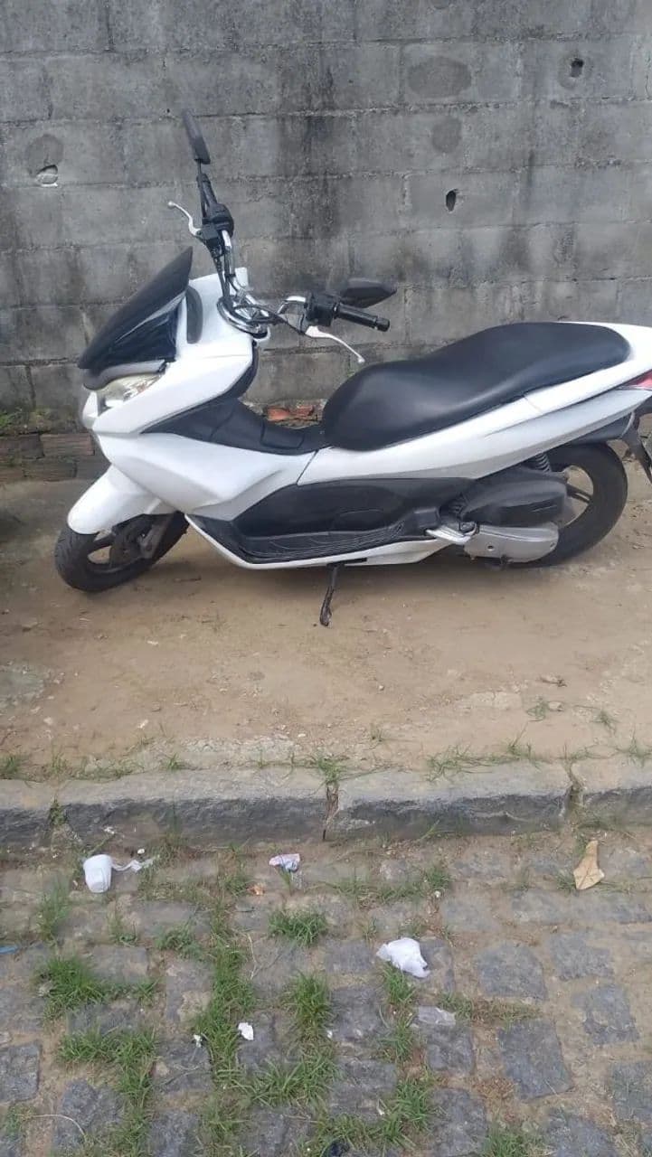 HONDA PCX AUTOMATICA 2015 VENDO