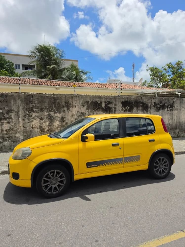 Fiat Uno Sporting 1.4 EVO Fire Flex 8V 4P 2013