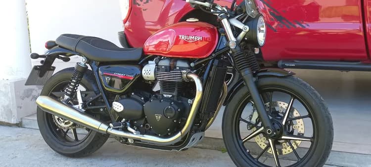 Triumph Street Twin 900 