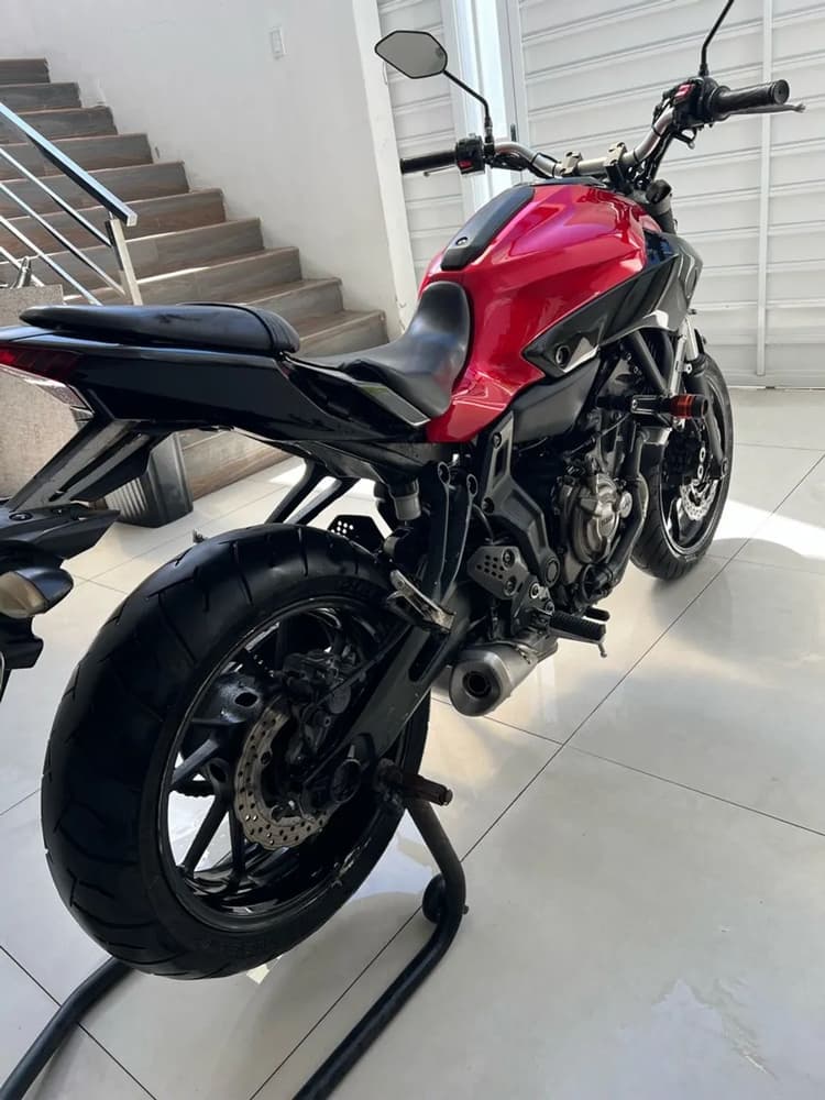 Vende-se MT07 