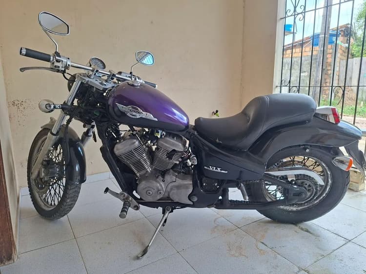 Shadow 600 