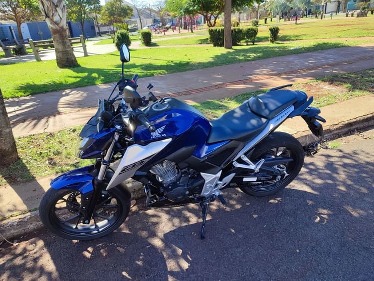 Vendo cb300f azul 