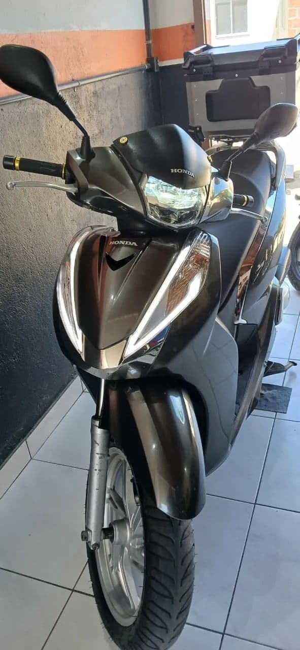 HONDA SH300I CONSERVADA