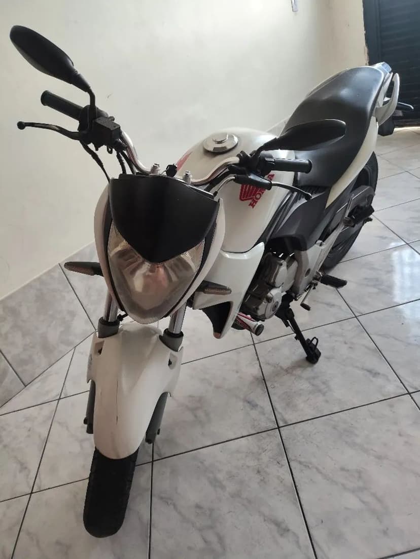 Cb 300r branca conservada 