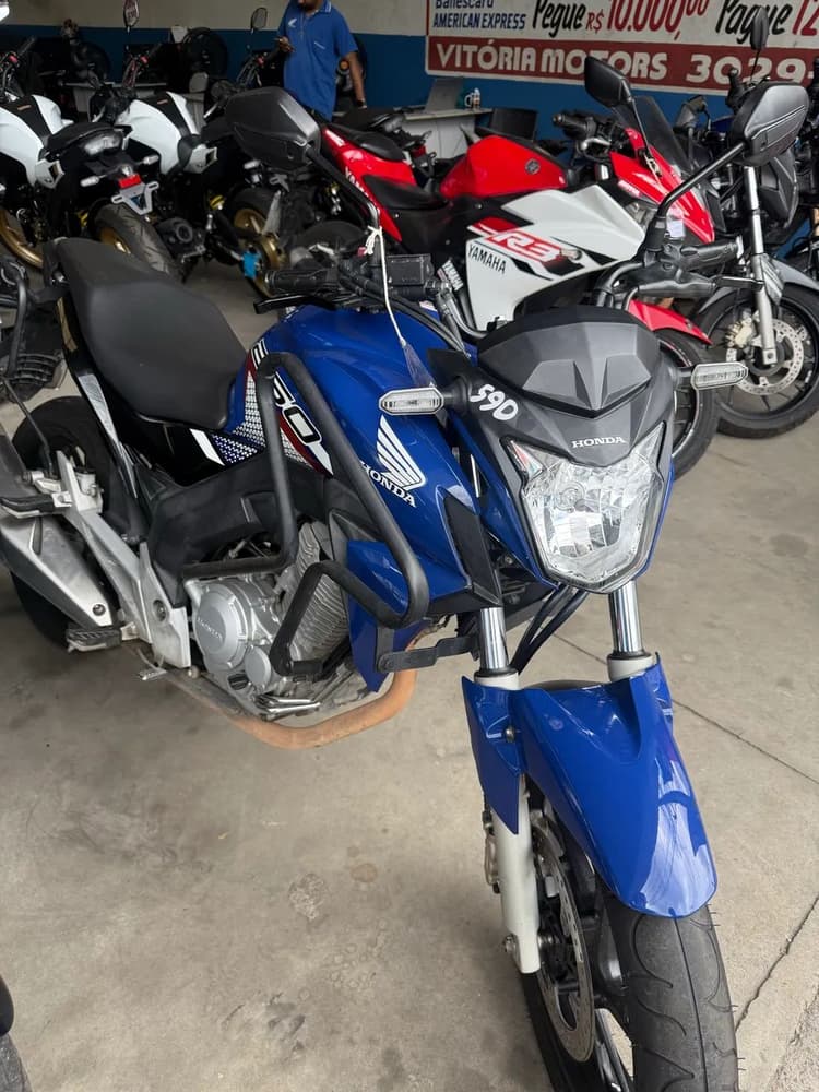 HONDA CB 250 2022