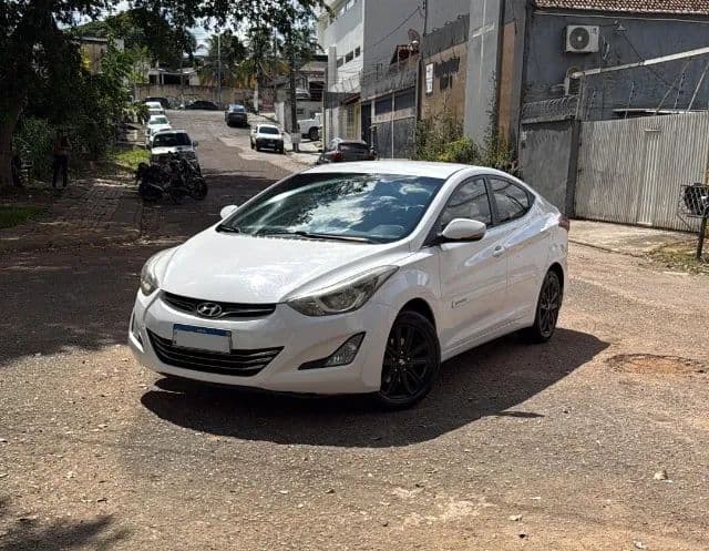 Hyundai Elantra GLS 2.0 16V Flex Aut. 2015