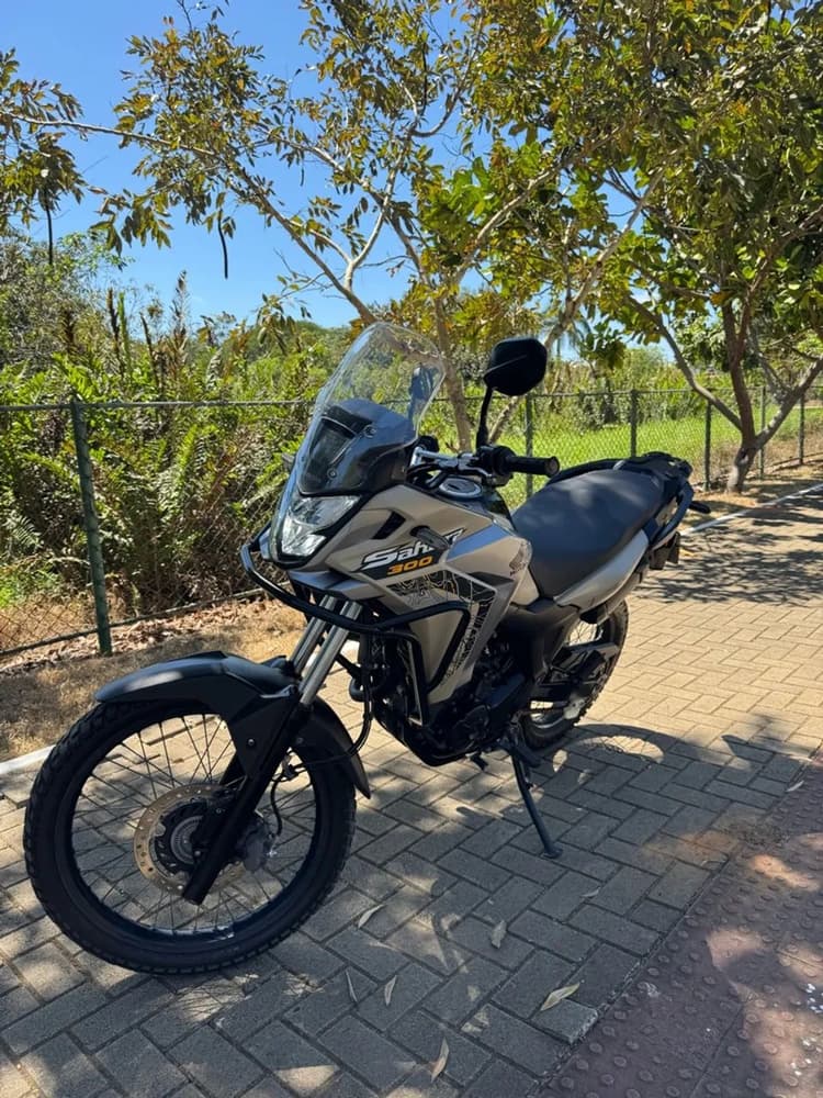 Moto extremamente nova 