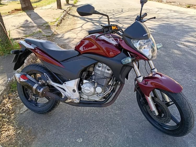 Vendo CB 300r 2011