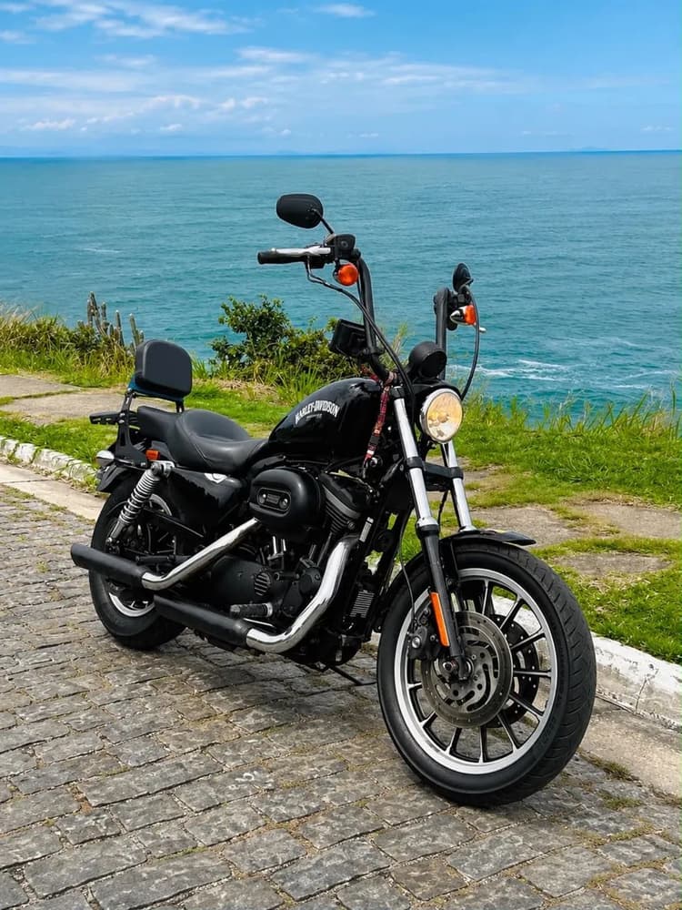 Harley-Davidson 883r 