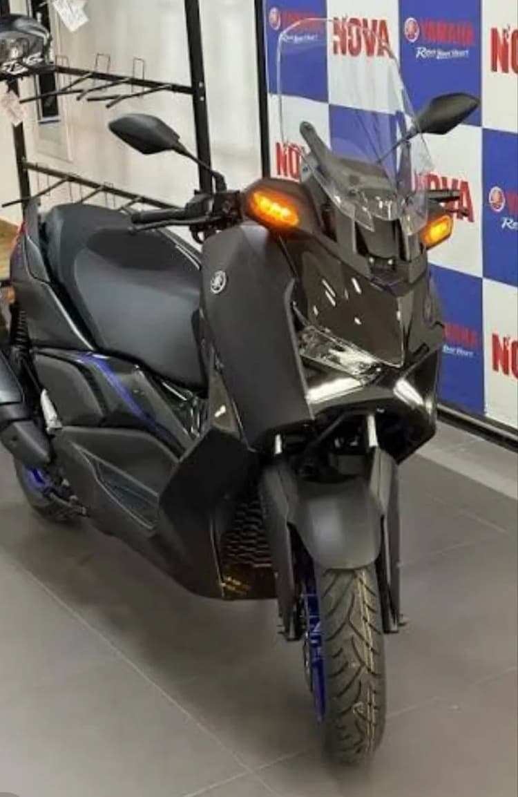 Xmax 300 