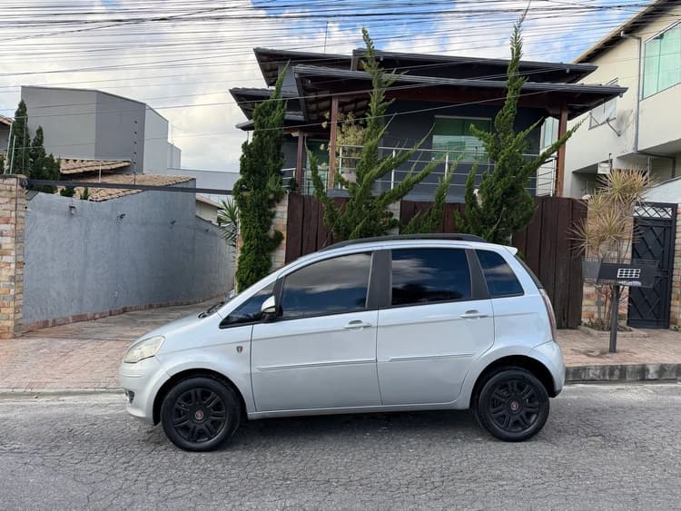 Fiat Idea Attractive 1.4 Fire Flex 8V 5P 2012