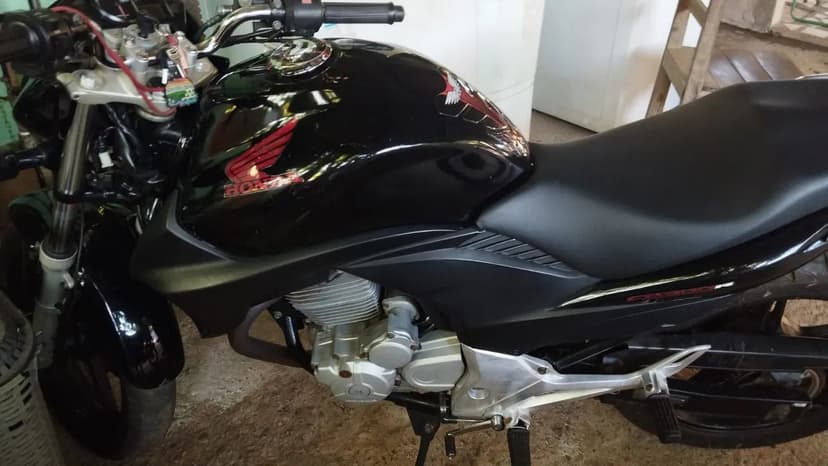 CB 300