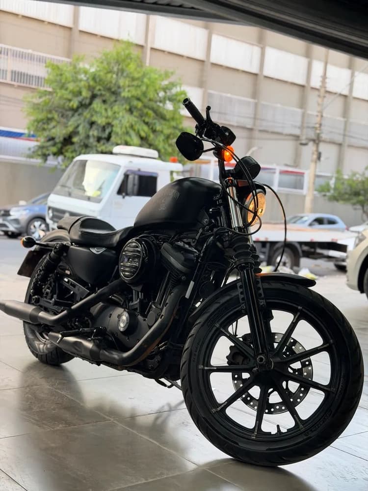 Harley Davidson IRON883 (pego troca)