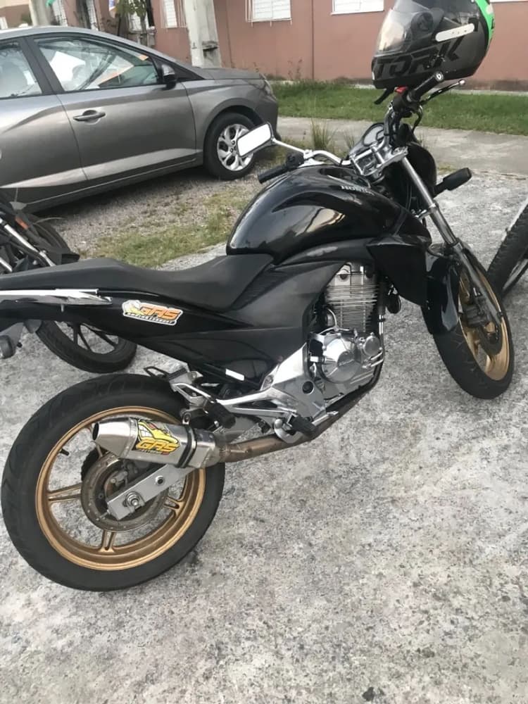 CB 300