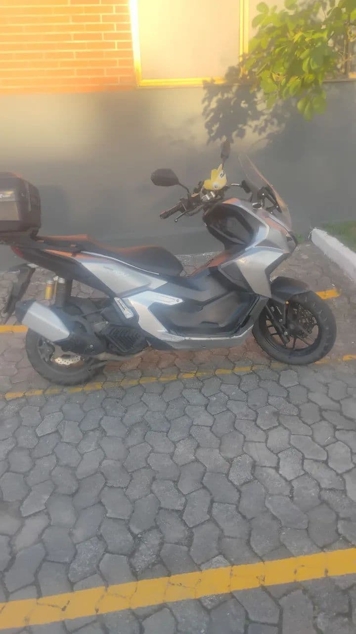 Moto seminova