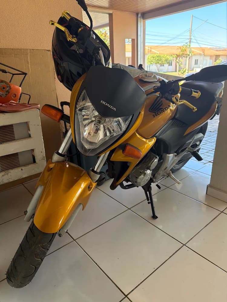 Vendo CB 300 2012 zera