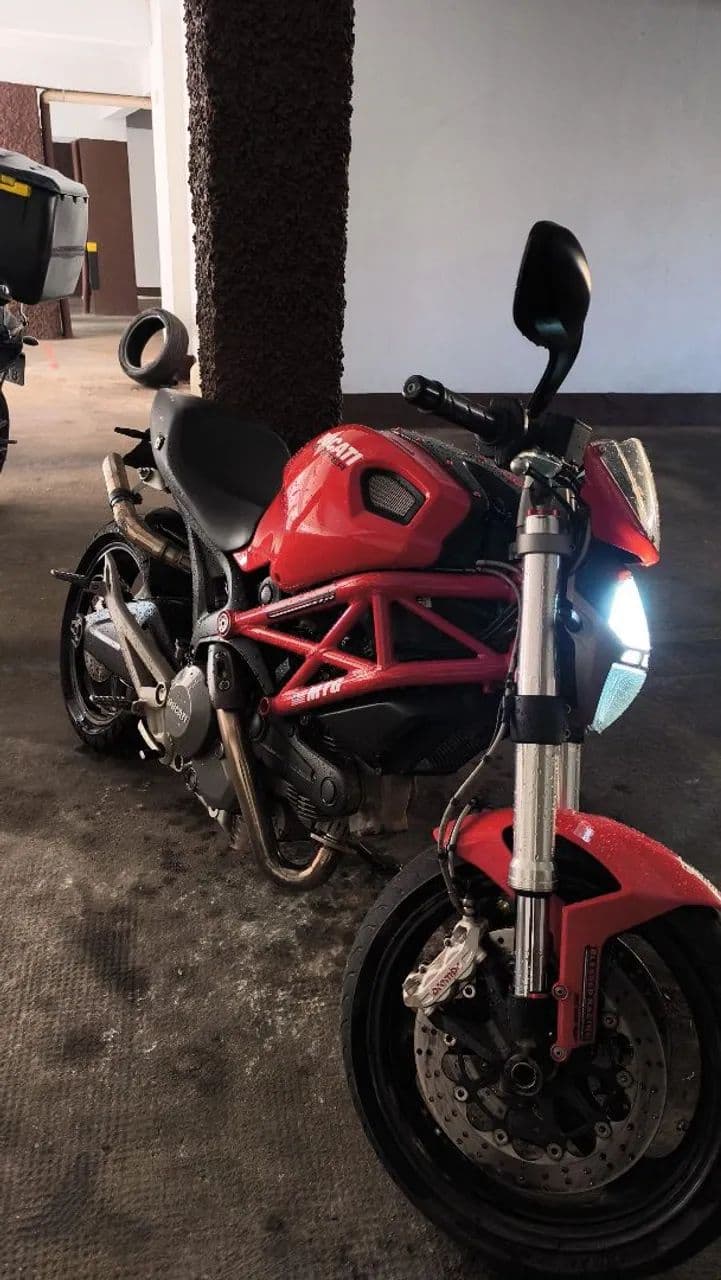 DUCATI MONSTER 