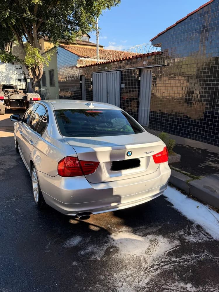 BMW 320I A 2010