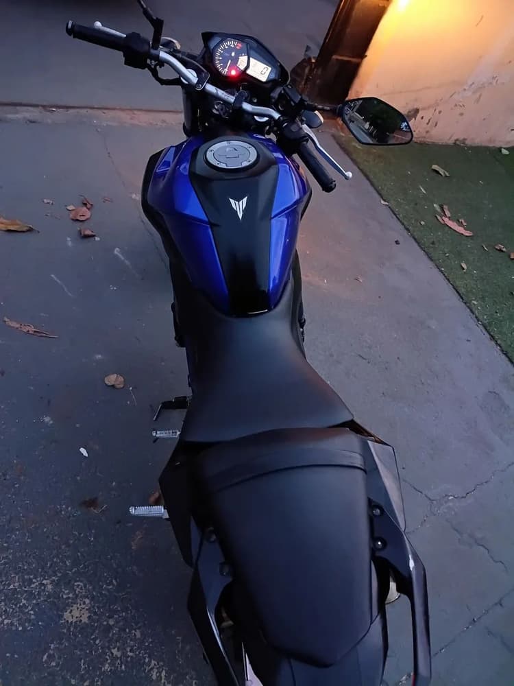 Moto MT 03