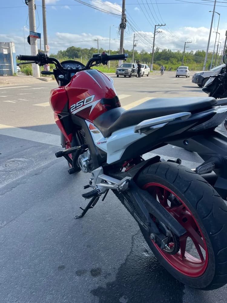 Moto CB250 