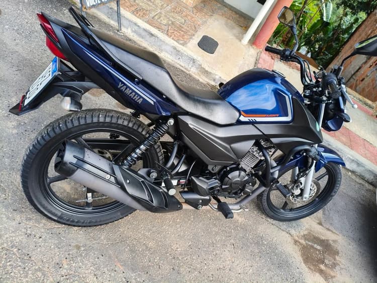 MOTO pouco usada