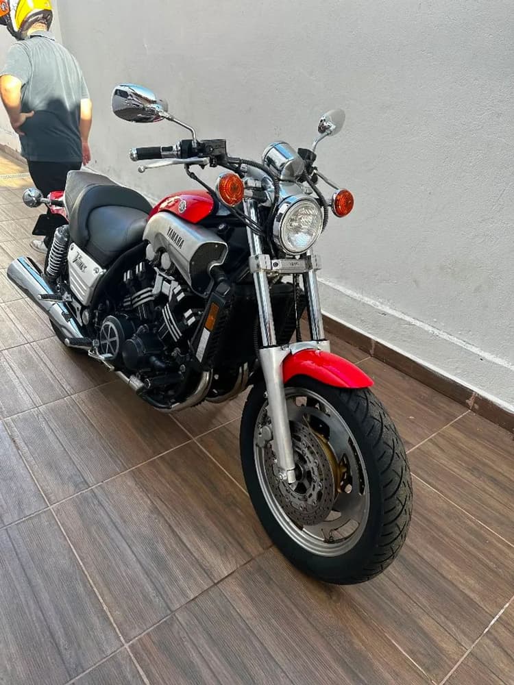 V-Max 1200 ano 95 colecionável