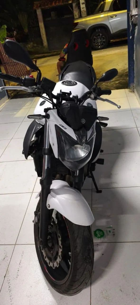 Xj6 2011