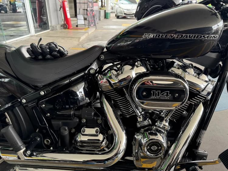 Harley Davidson breakout 2018-  114