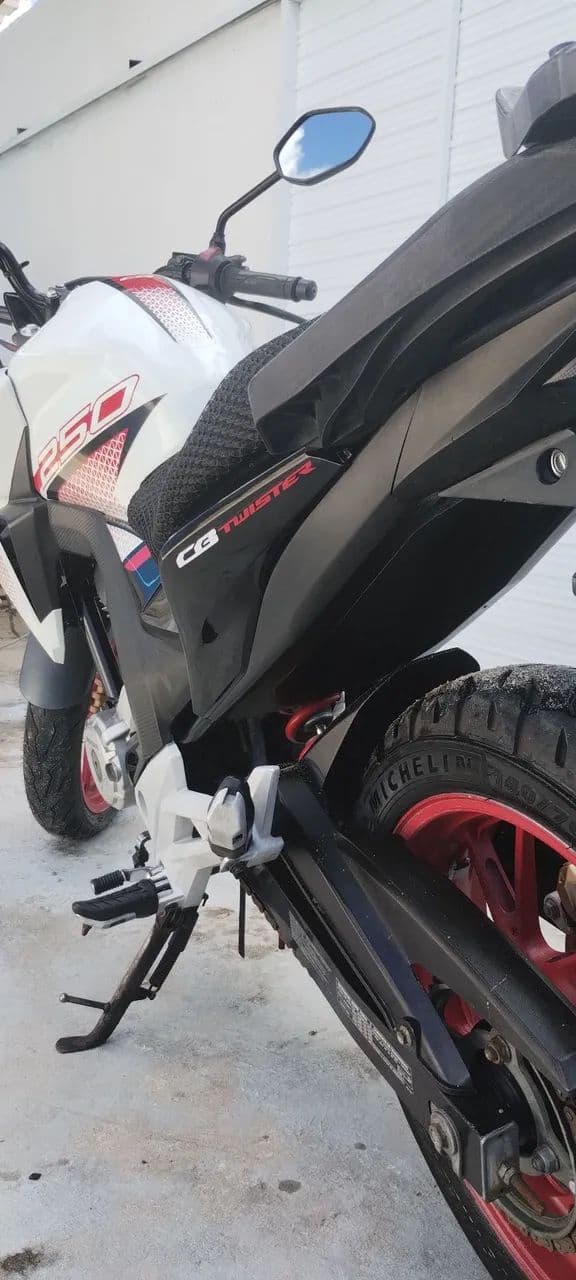 CB Twister 2022 