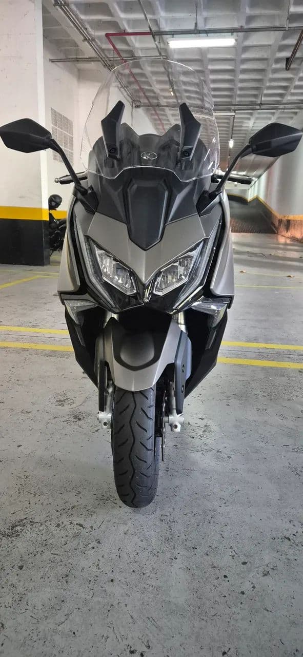 Scooter ak 550 premium 