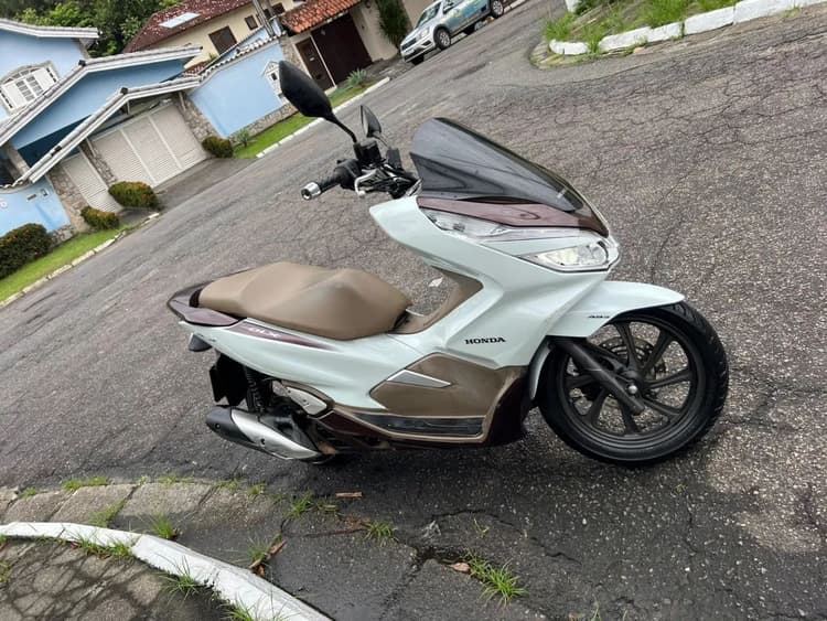 PCX DLX