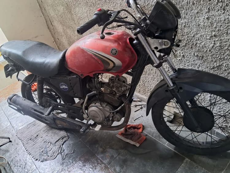 Vendo ybr para trabalhar 