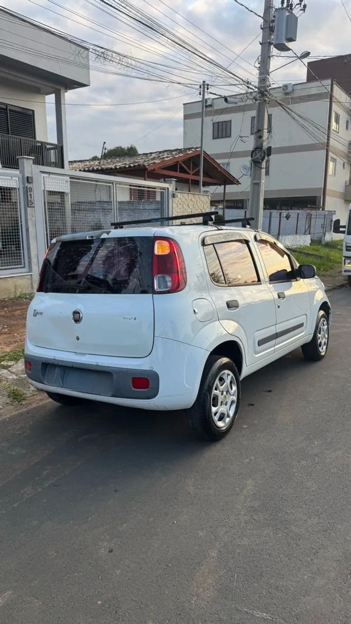 Fiat Uno Vivace/rua 1.0 EVO Fire Flex 8V 5P 2013