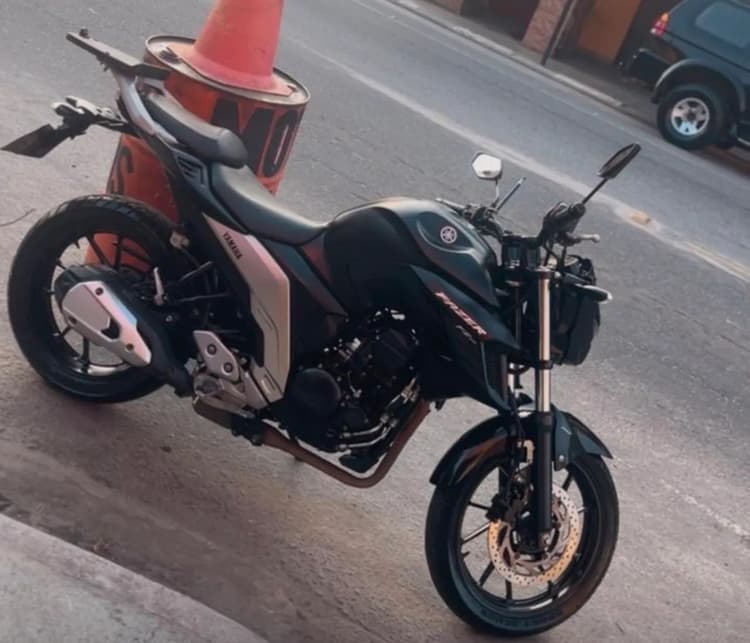 FZ25 2023 flex 20 mil km 