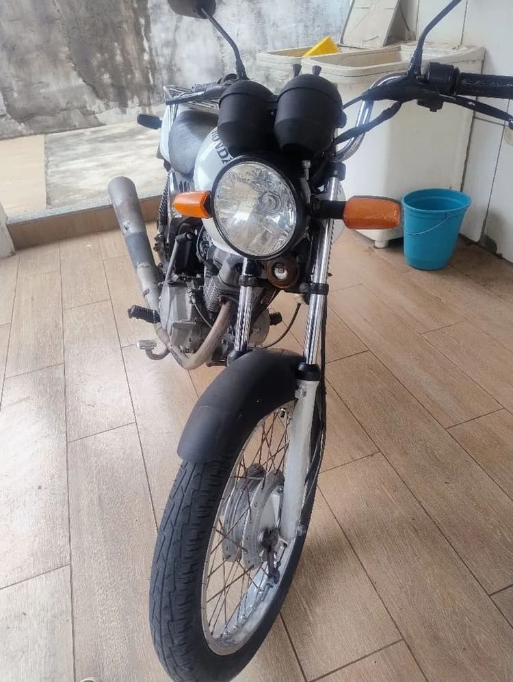 Vendo Cg cargo 125cc ano 2013.