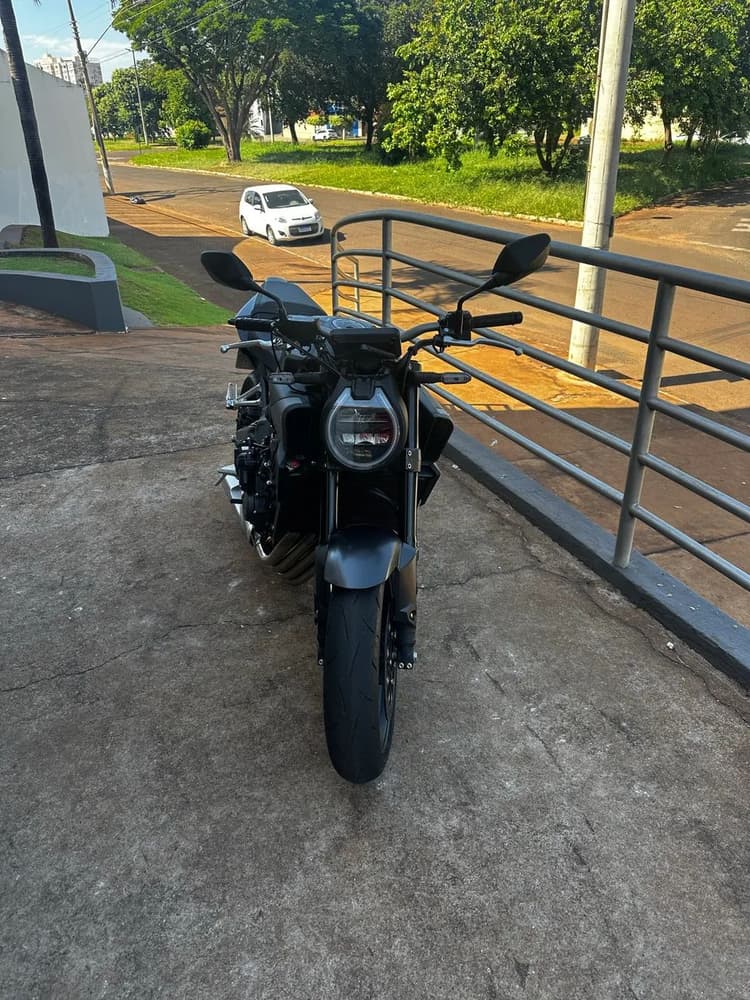 CB650R E-Clutch