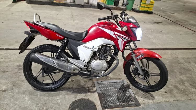 Vendo Honda Titan 150 ex 2015 