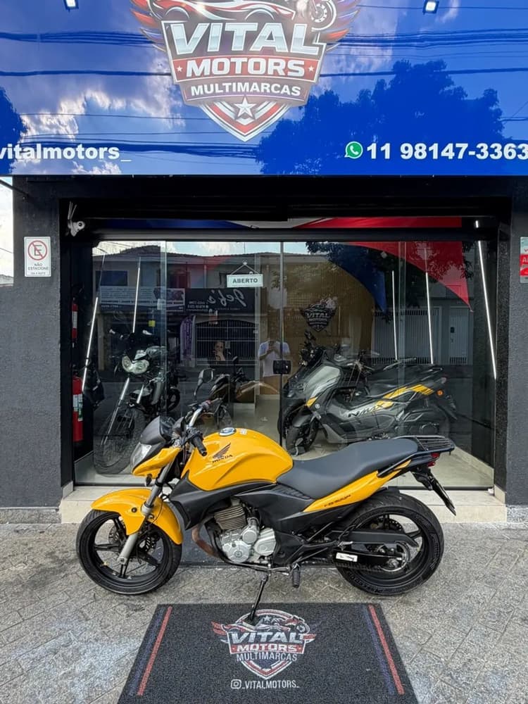CB 300