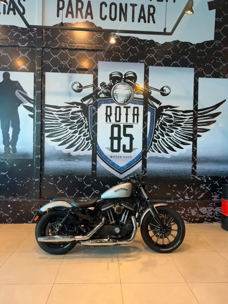 HD - IRON 883 HARD CANDY CUSTOM