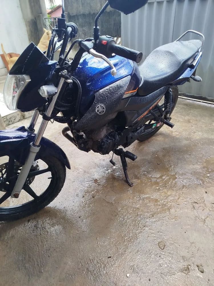 Yamaha bem novinha 