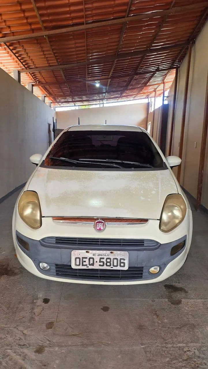 Fiat Punto Essence 1.6 Flex 16V 5P 2014