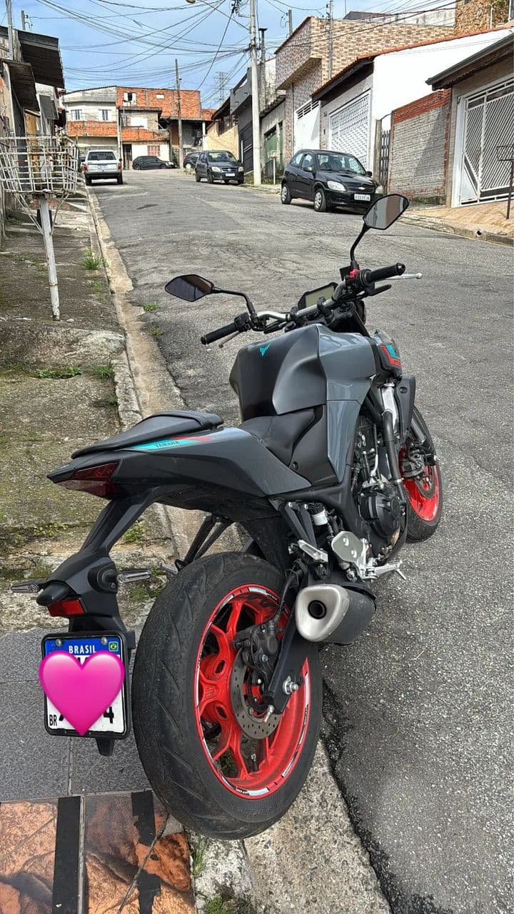 MT 03 cinza
