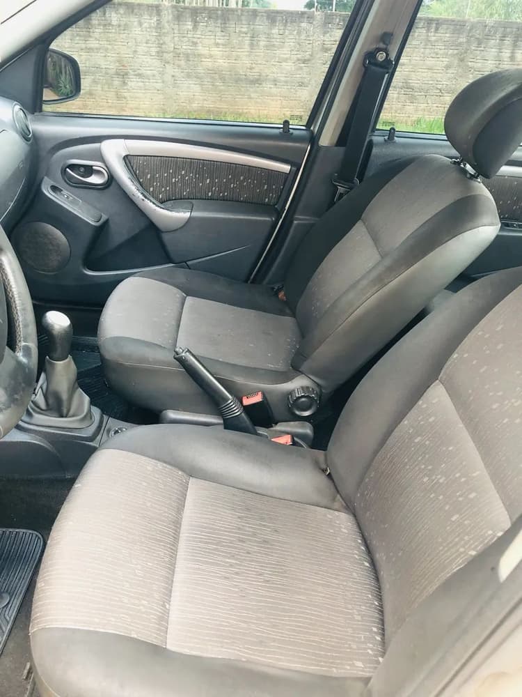 Renault Logan Expression Hi-flex 1.6 8V 4P 2012