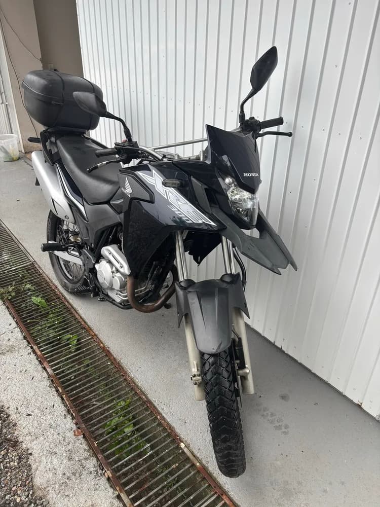XRE 300 