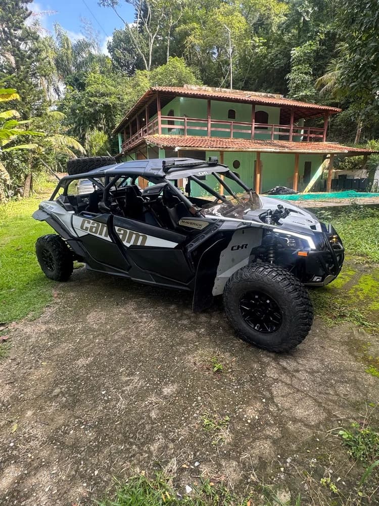 UTV Maverick X3 DS Max 4 Lugares 