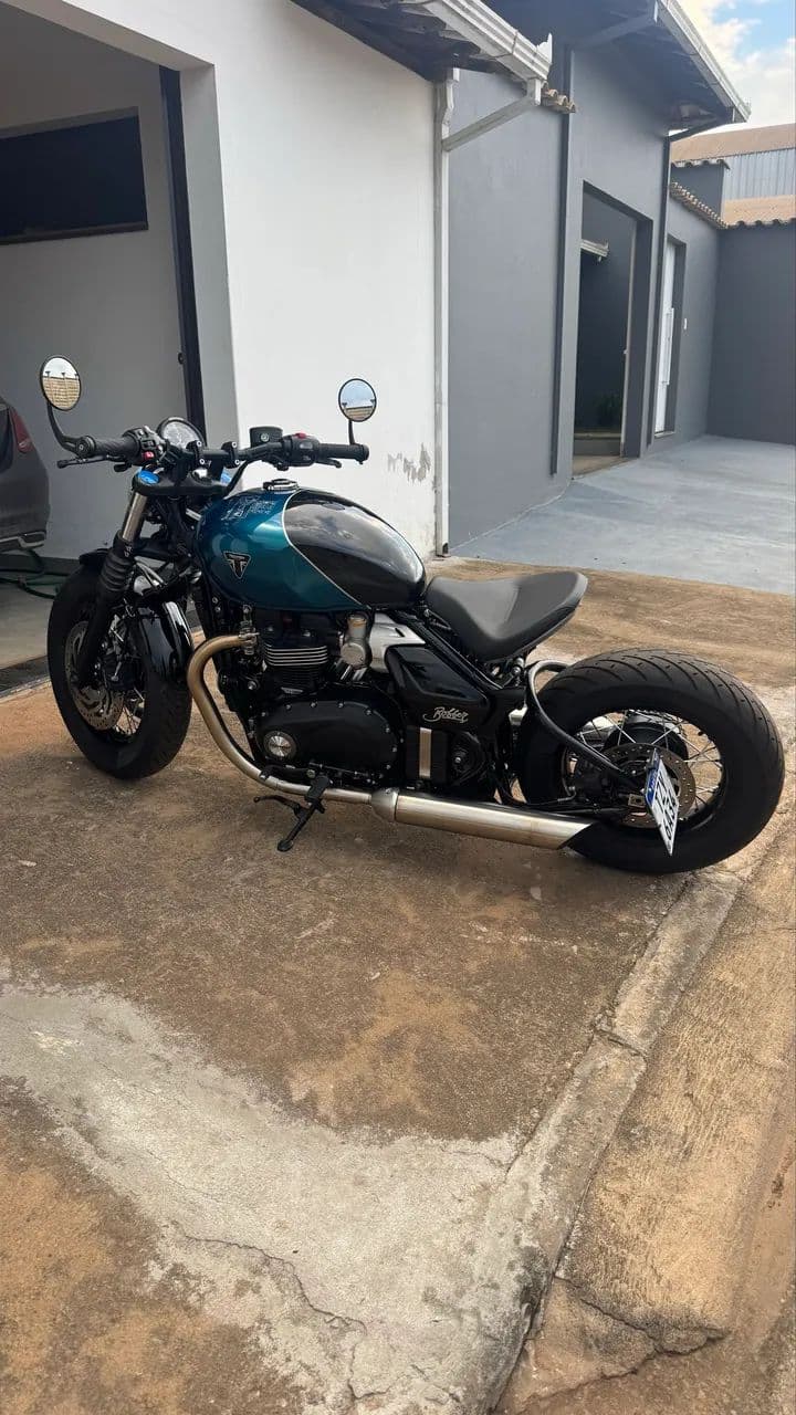 Triumph bobber boneville 1200