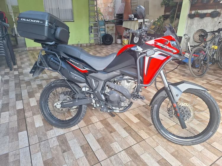Sahara 300 2024 equipada e Impecável.  